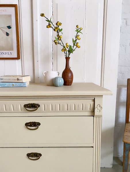 Sød vintagekommode