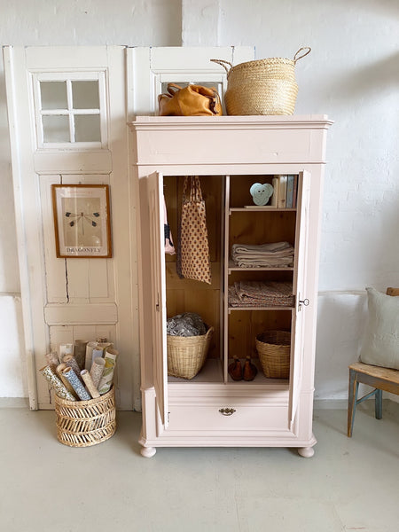 Dobbeltdørs karlekammerskab