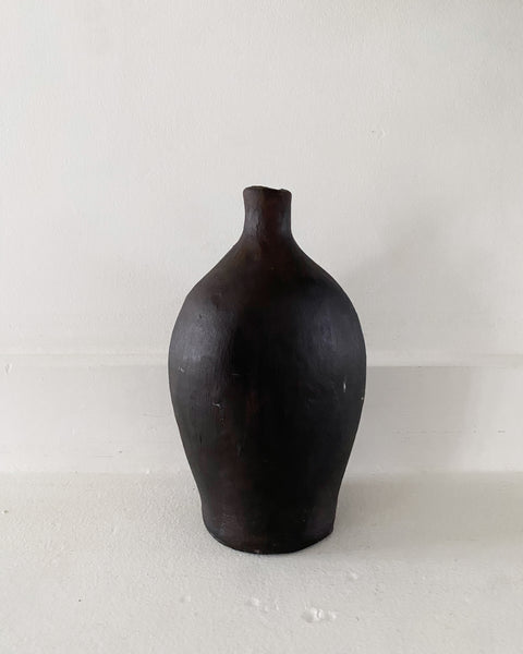 Terracotta vase - sort