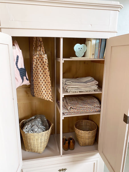 Dobbeltdørs karlekammerskab