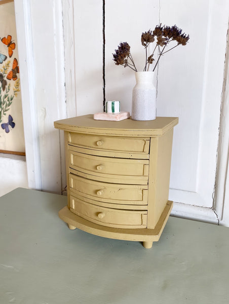 Lille skuffemøbel