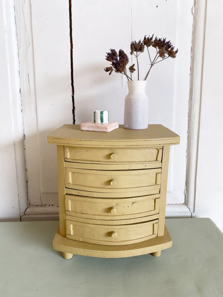 Lille skuffemøbel