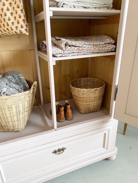 Dobbeltdørs karlekammerskab