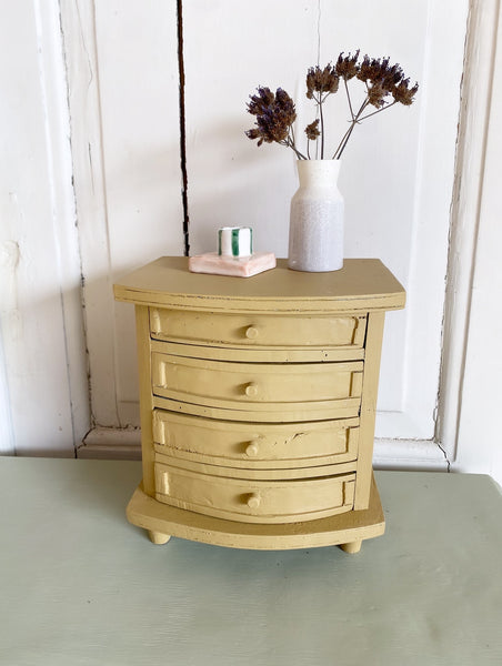 Lille skuffemøbel
