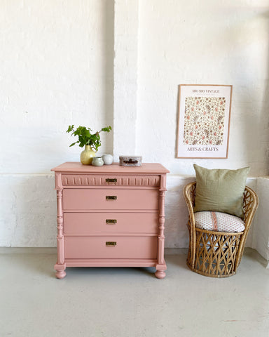 Vintage chest of drawers