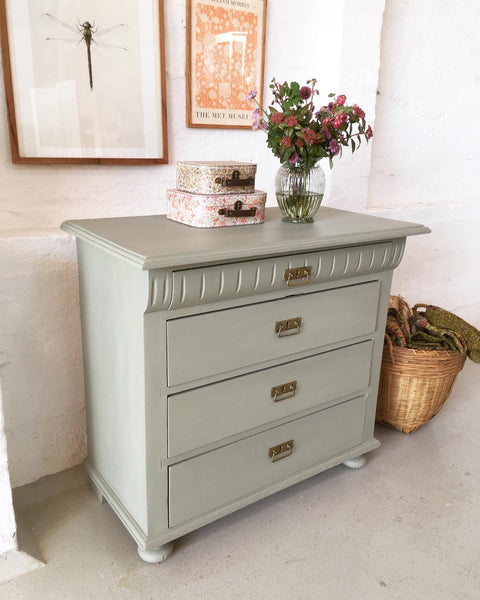 Beautiful vintage dresser