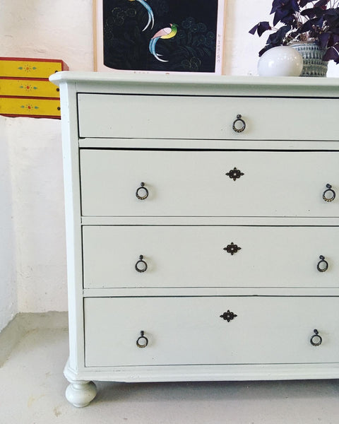 Vintage dresser - dusty green