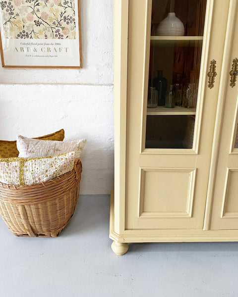 Double door display cabinet