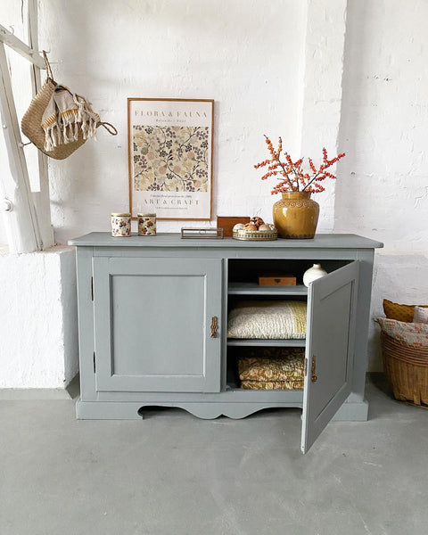 Grocery counter/sideboard