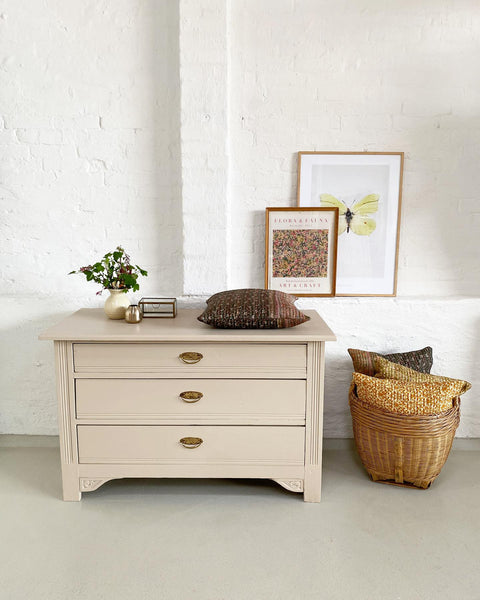 Large chest of drawers/bench