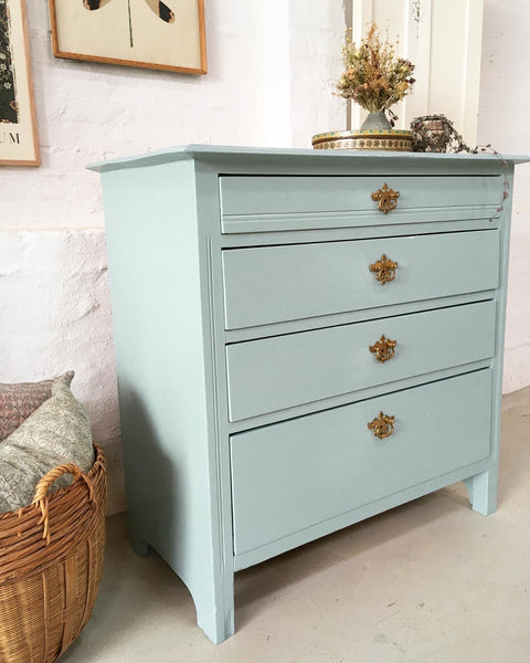 Nice vintage chest of drawers