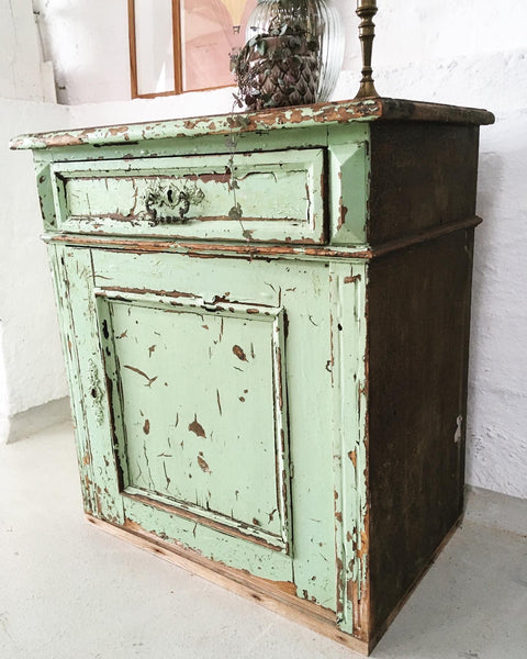 Vintage cabinet