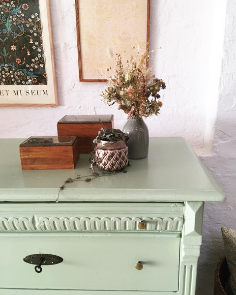 Nice vintage chest of drawers