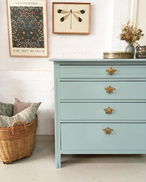 Nice vintage chest of drawers