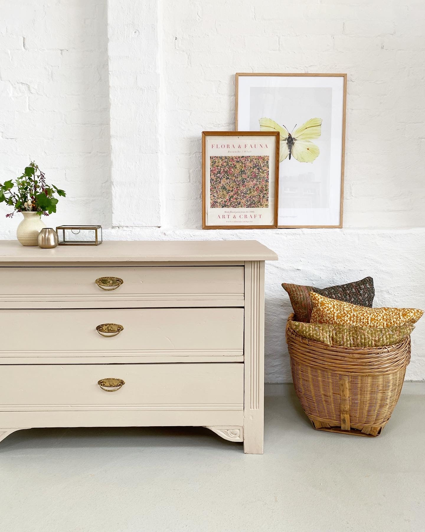 Large chest of drawers/bench