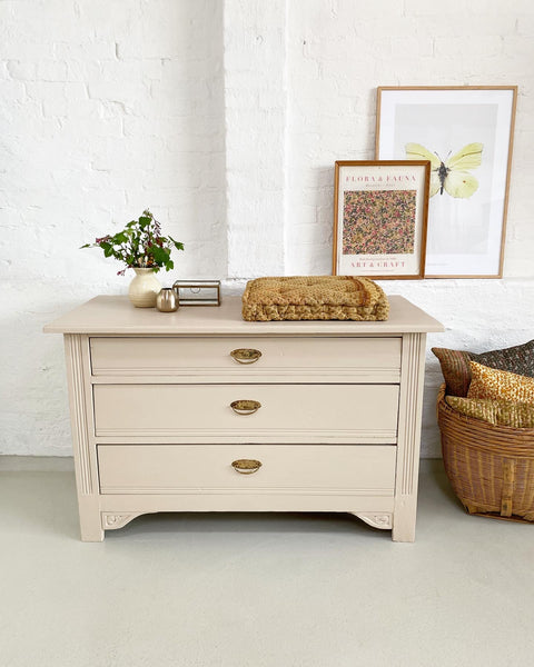 Large chest of drawers/bench