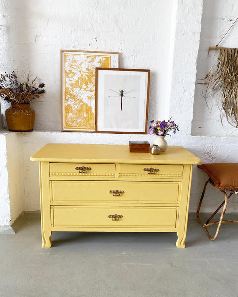 Large chest of drawers/bench