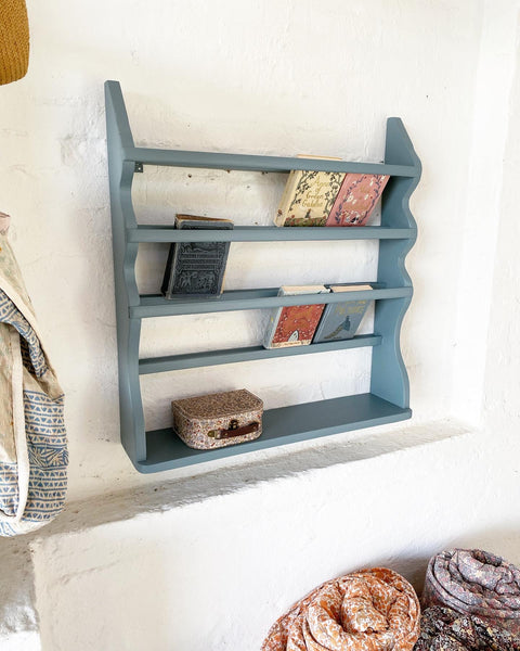 Nice vintage shelf/plate rack