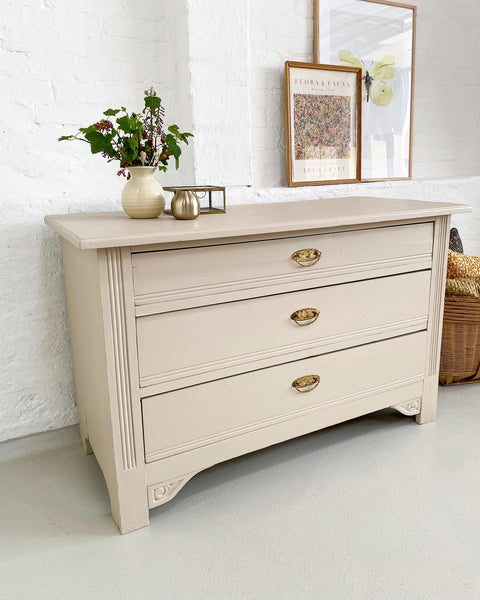 Large chest of drawers/bench