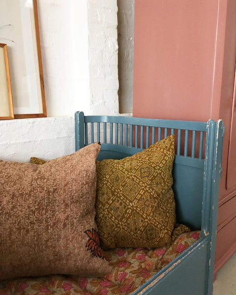 Junos bed in original colour
