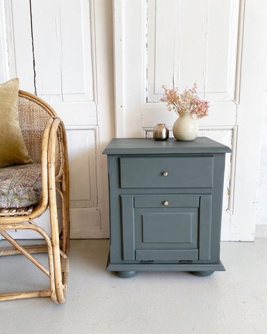 Small vintage cupboard/bedside table