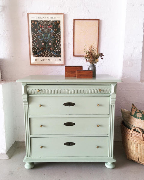 Nice vintage chest of drawers