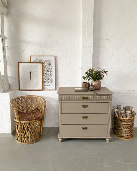 Beautiful vintage dresser