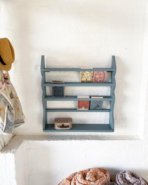 Nice vintage shelf/plate rack