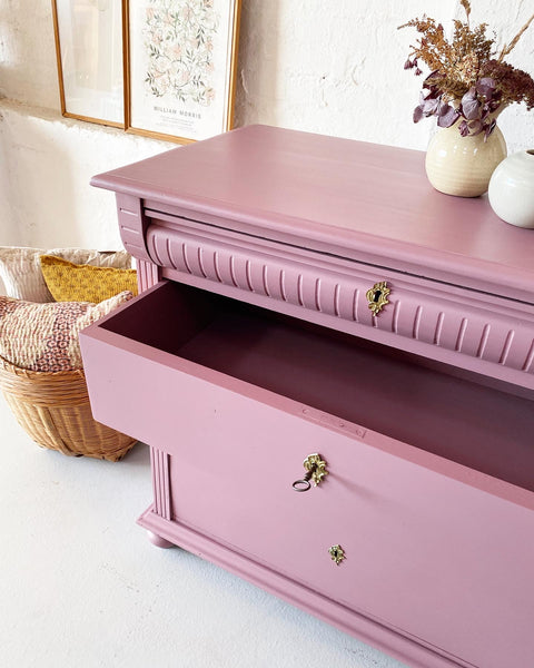 Vintage chest of drawers