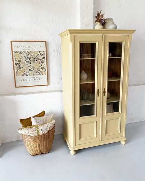 Double door display cabinet