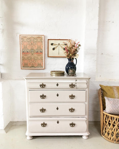 Vintage chest of drawers - dusty powder