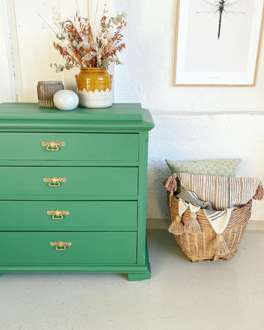 Vintage chest of drawers